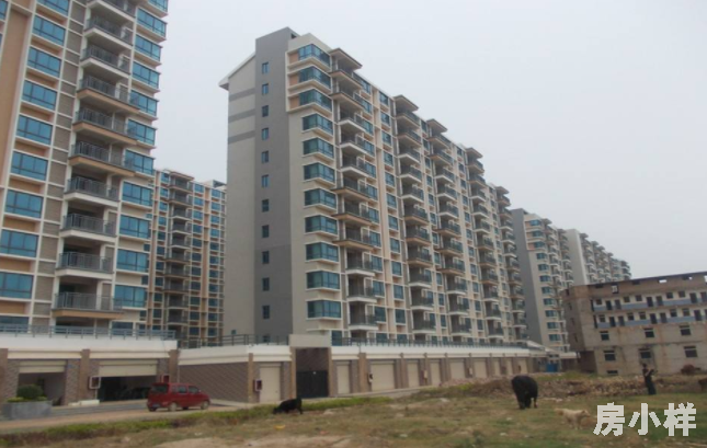 拆遷安置房和小產(chǎn)權(quán)房有什么區(qū)別，有房產(chǎn)證嗎?