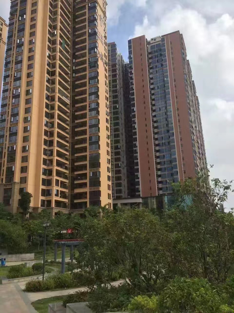 龍華小產權房樓盤中央花園值得買嗎？