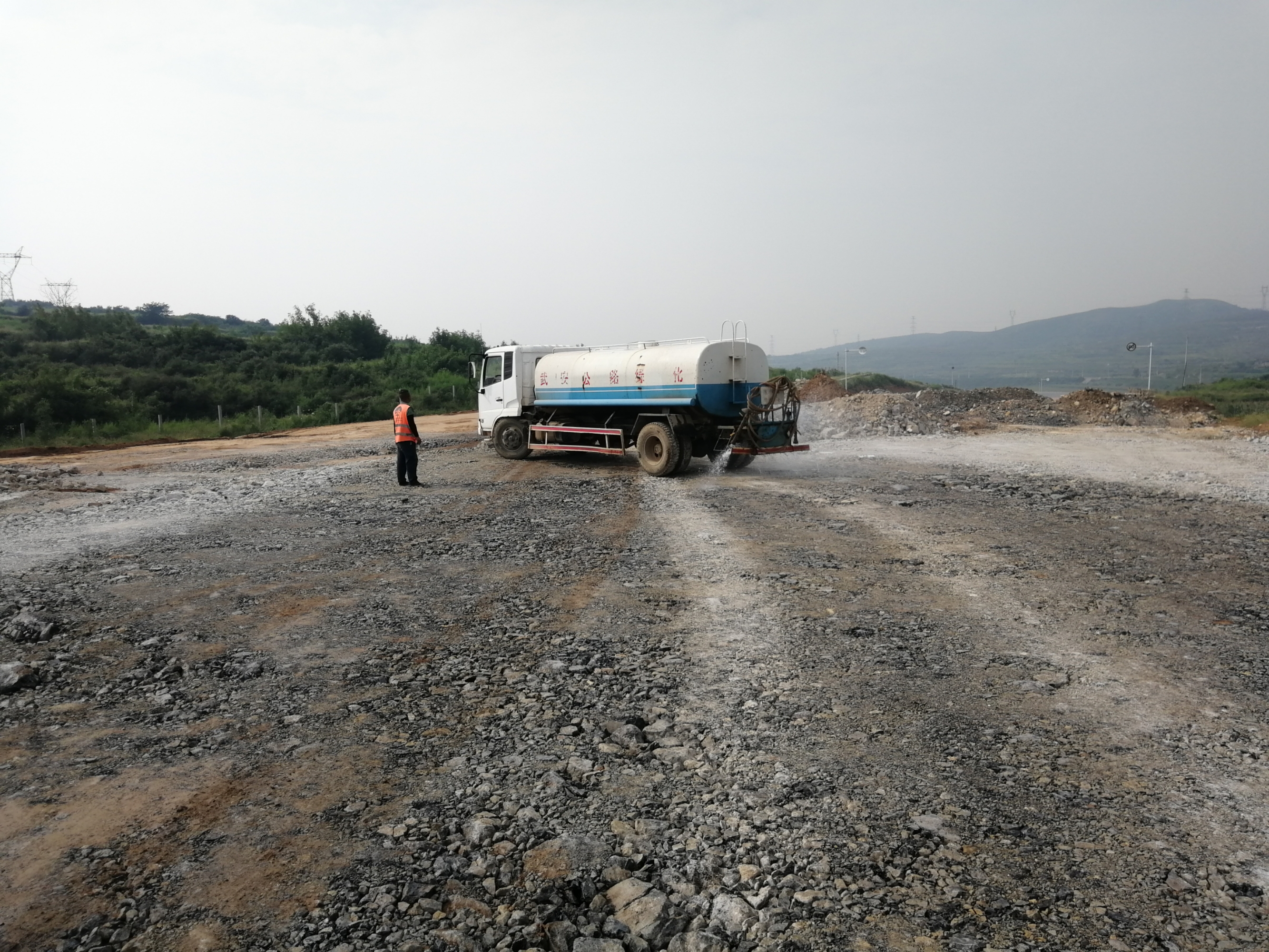 地鐵站出站口門前積水嚴重