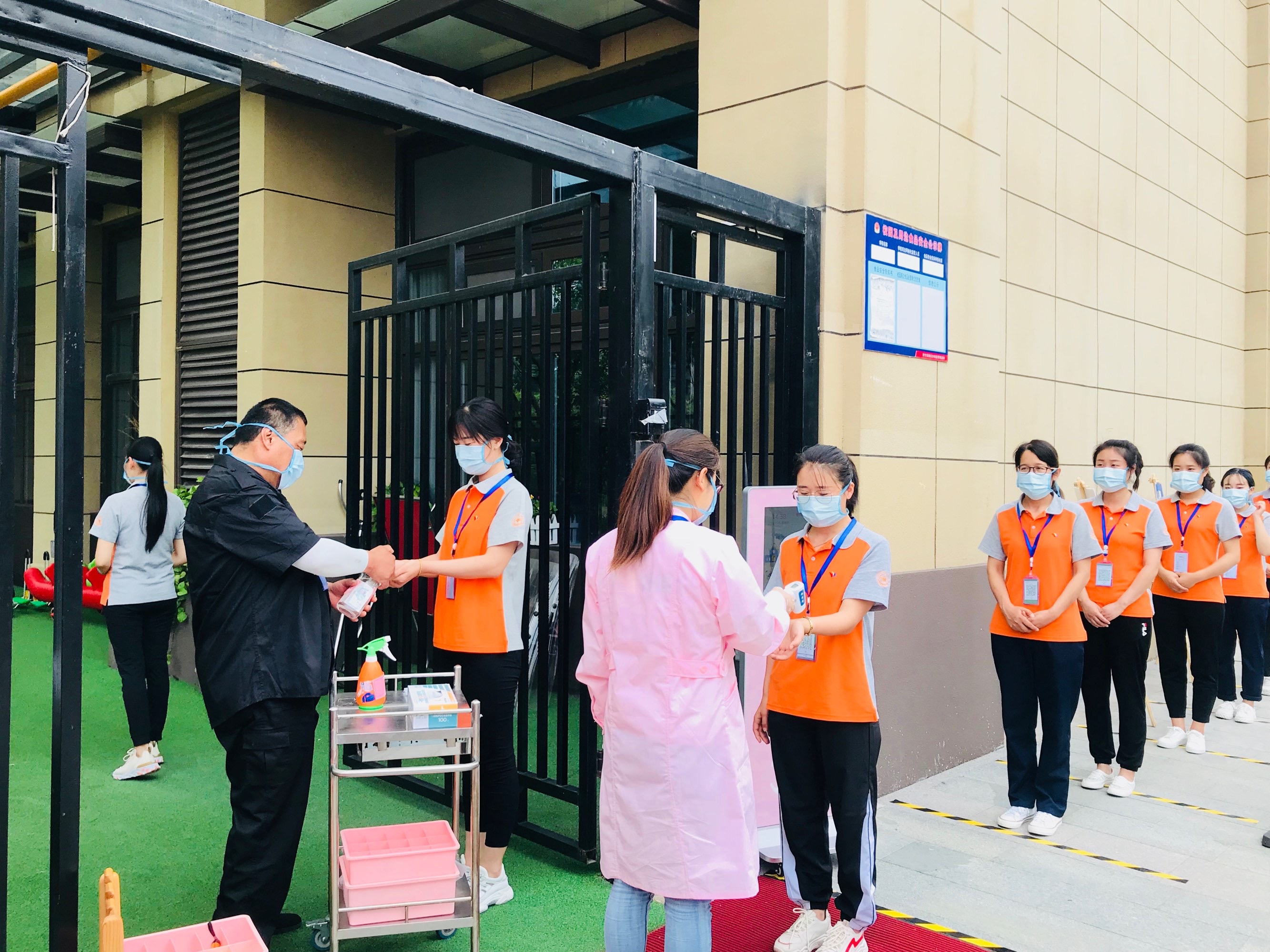 源街道領導多次到盛福園社區(qū)進行實地查看